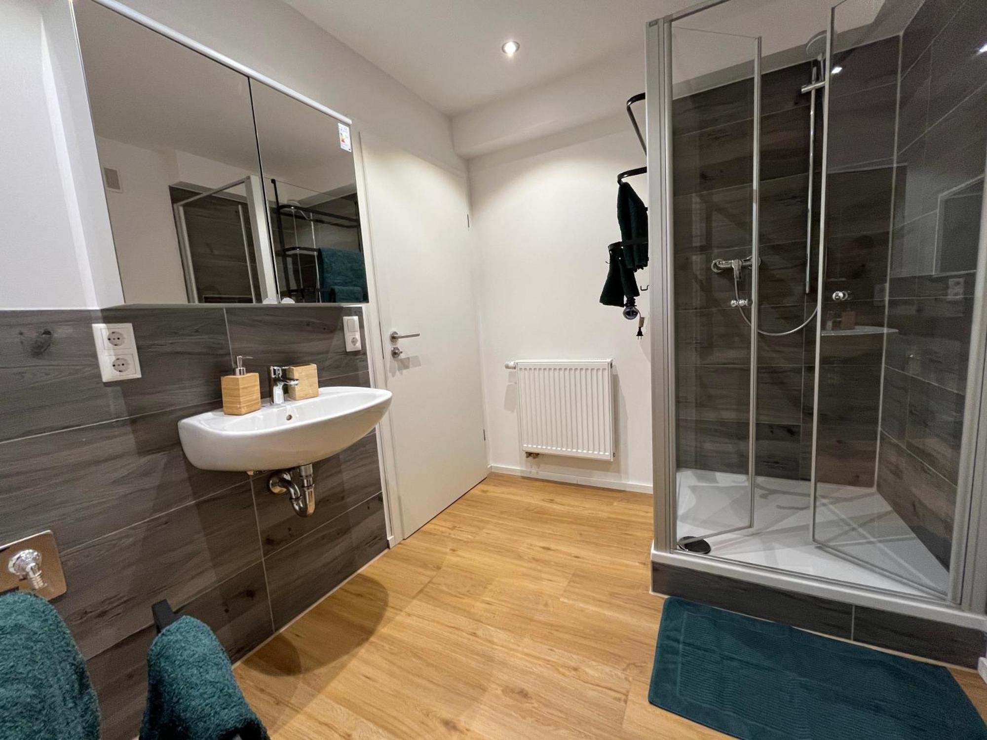 Traumhafte Business & Relax Wohnung Direkt Im Stadtkern Oettingens By Elation Homes Oettingen in Bayern Exterior photo