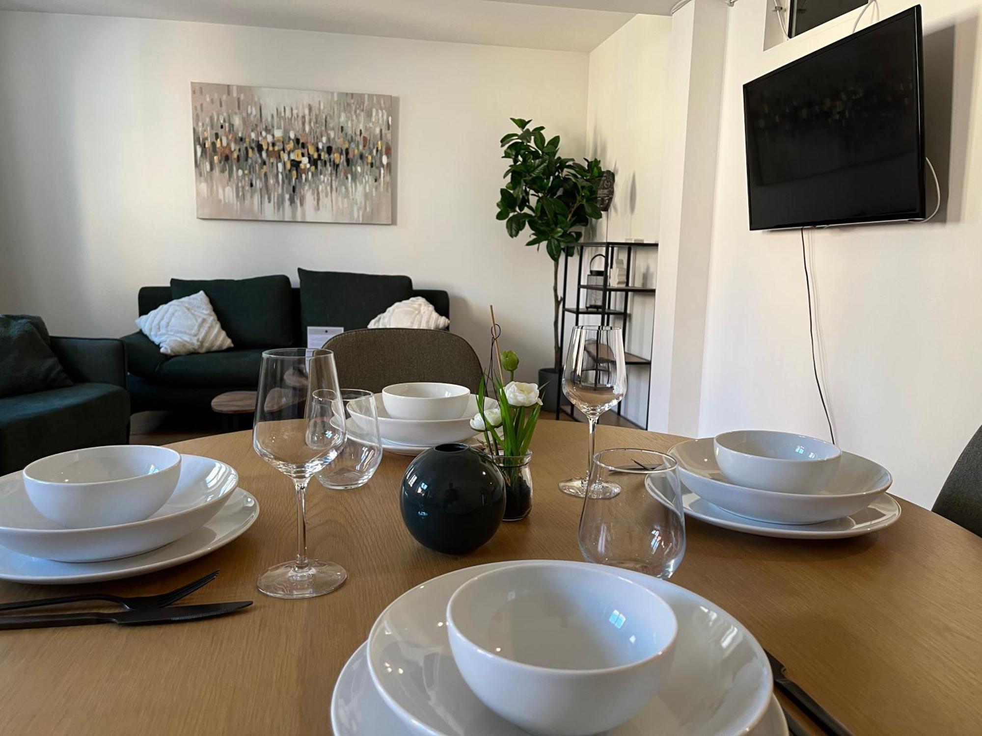 Traumhafte Business & Relax Wohnung Direkt Im Stadtkern Oettingens By Elation Homes Oettingen in Bayern Exterior photo